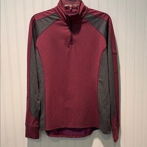 Noble Outfitters 1/4 Zip Pullover Size Medium